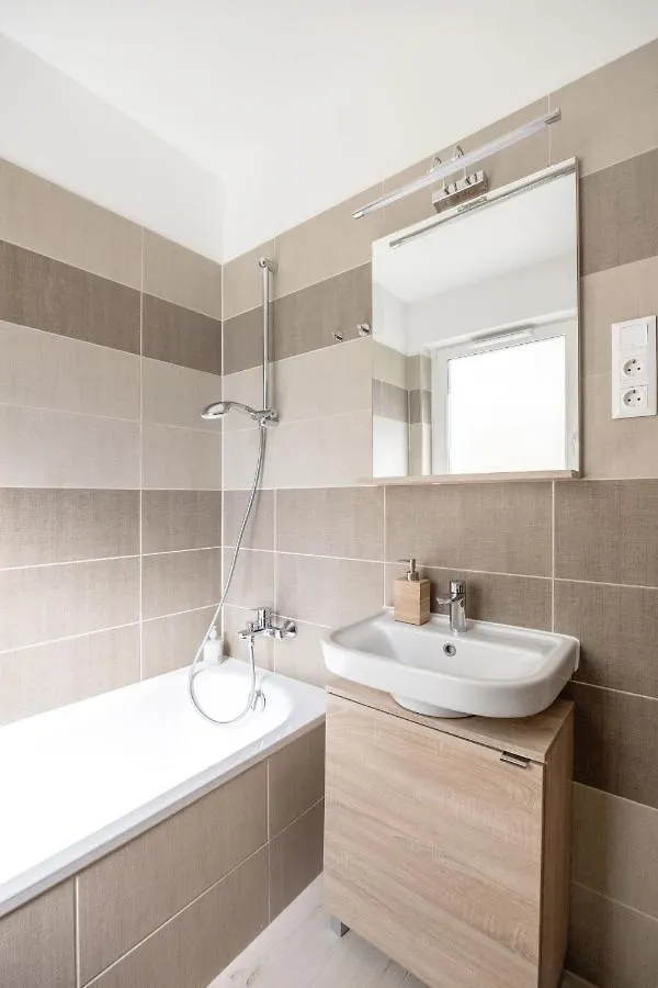 211 / 1 Bedroom / Modern Condo In City Center Budapest Apartment
